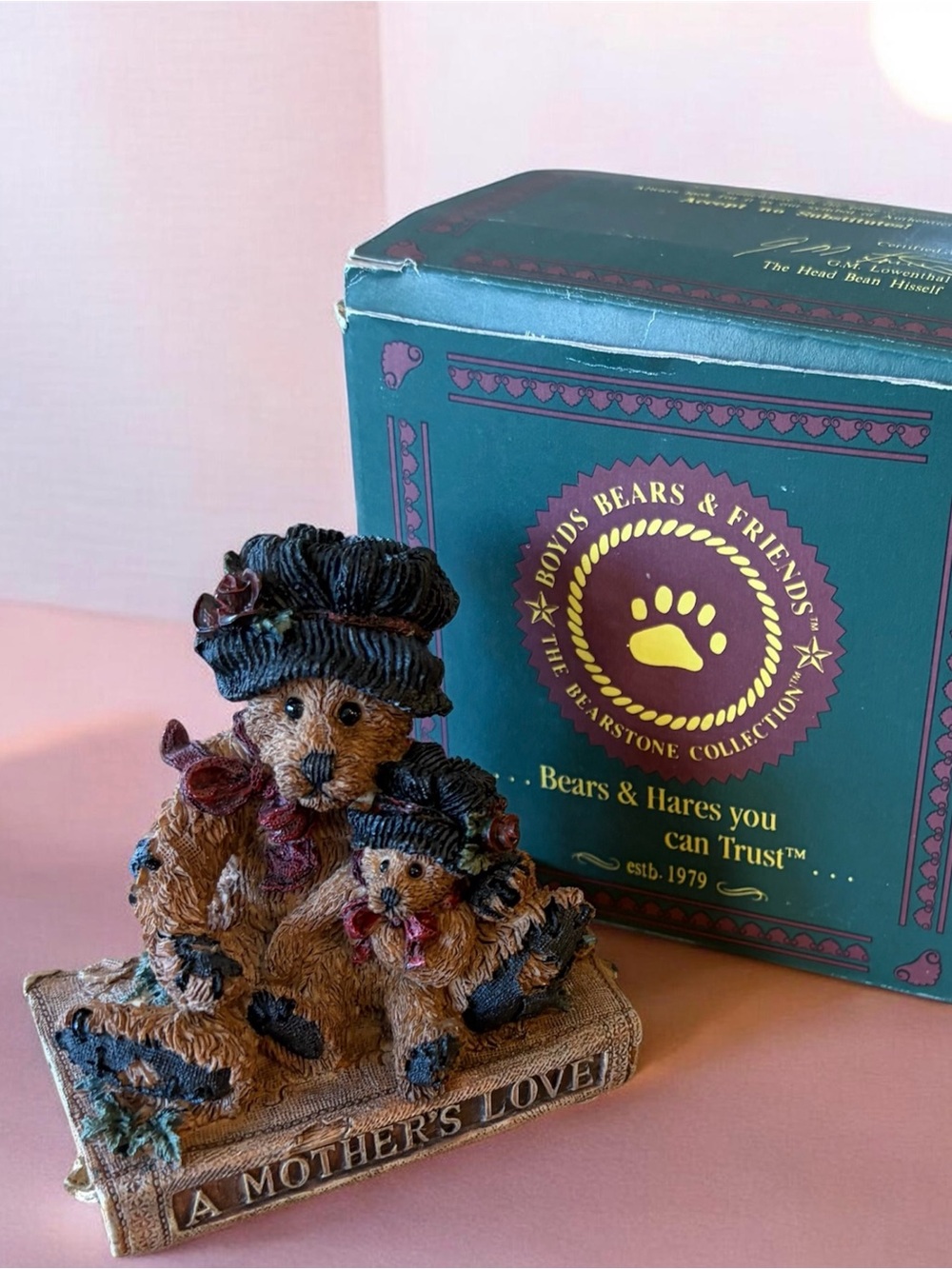 Boyds Bears and Friends, the Bearstone collection, Simone DeBearvoire & Her Mom